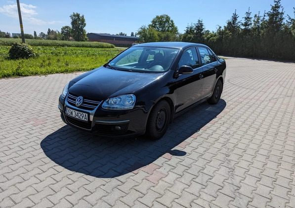 Volkswagen Jetta cena 11000 przebieg: 311300, rok produkcji 2009 z Świebodzice małe 92